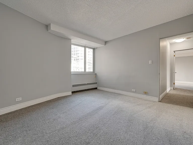 12207 Jasper Ave NW — Photo 10