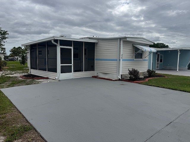 1st image of 323 Pleasant Pl