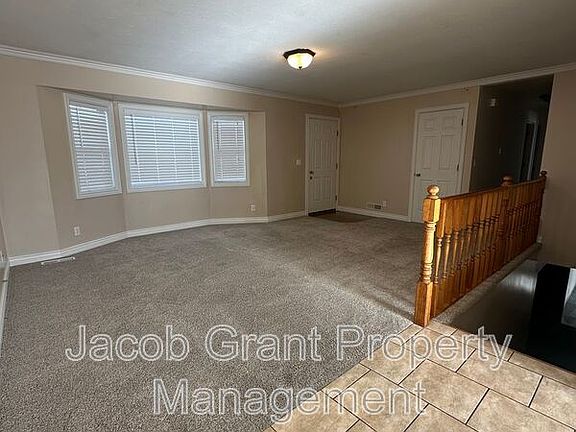 4th image of 560 S Randy Dr