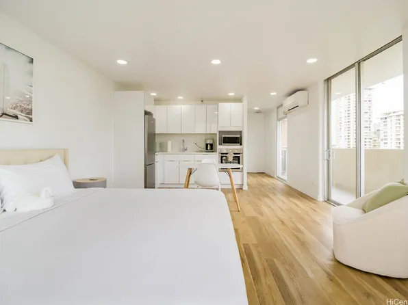 364 Seaside Ave APT 901, Honolulu, HI 96815
