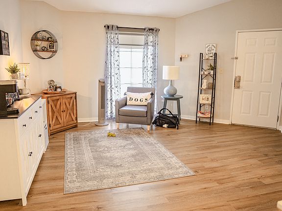 4th image of 1855 Craigshire Dr #921