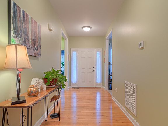 2nd image of 509 Heartwood Xing