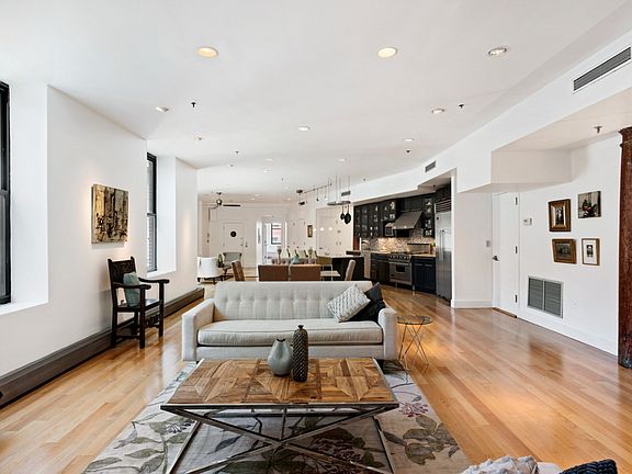 3rd image of 40 W 13th St APT 6