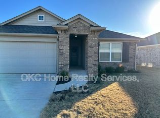 12612 NW 3rd St, Yukon, OK 73099