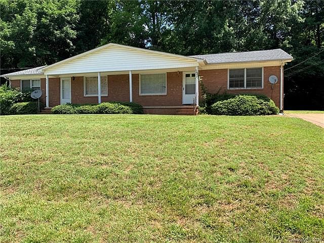 1st image of 318 Holland Cir