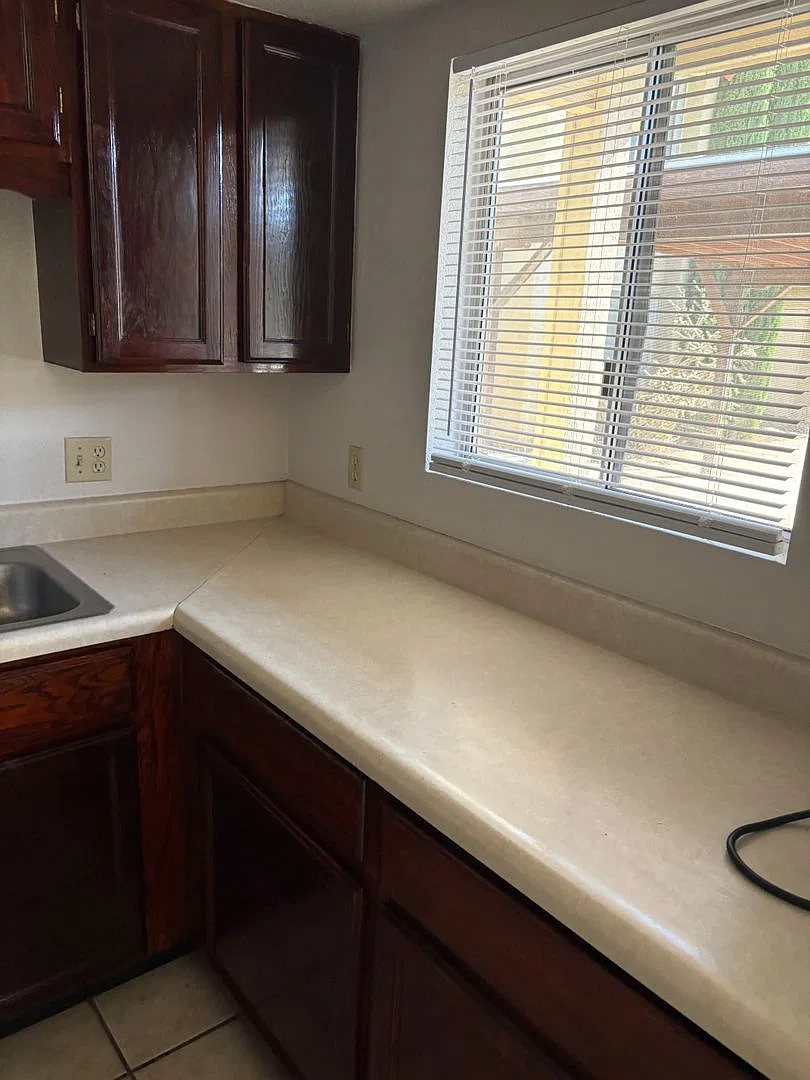 Three bedroom Condo — Photo 3