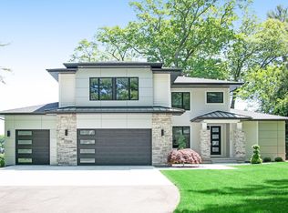 18126 Lovell Rd, Spring Lake, MI 49456