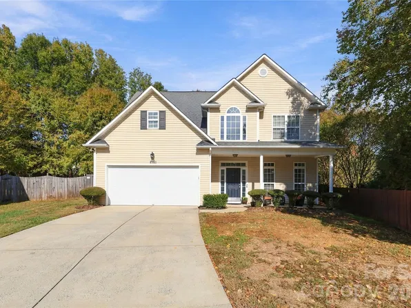 2121 Thurles Ct, Charlotte, NC 28270
