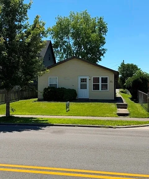220 E Market St — Photo 30