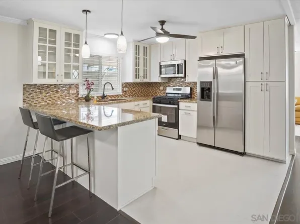 7004 San Bartolo St, Carlsbad, CA 92011
