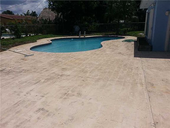 4th image of 1351 NE 23rd Ct