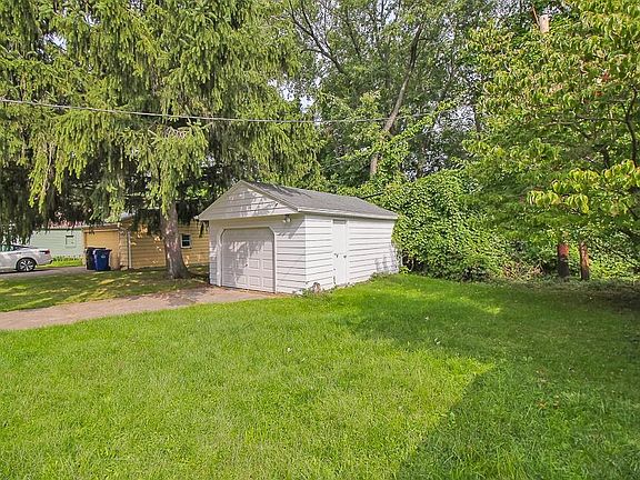 5th image of 18401 Hiller Ave