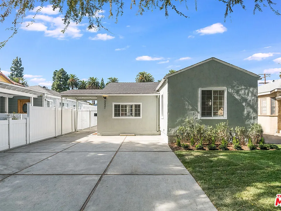 3321 Fay Ave