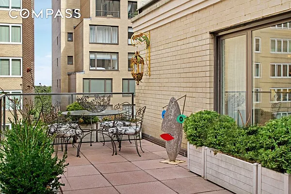 Sold by Compass | media 36