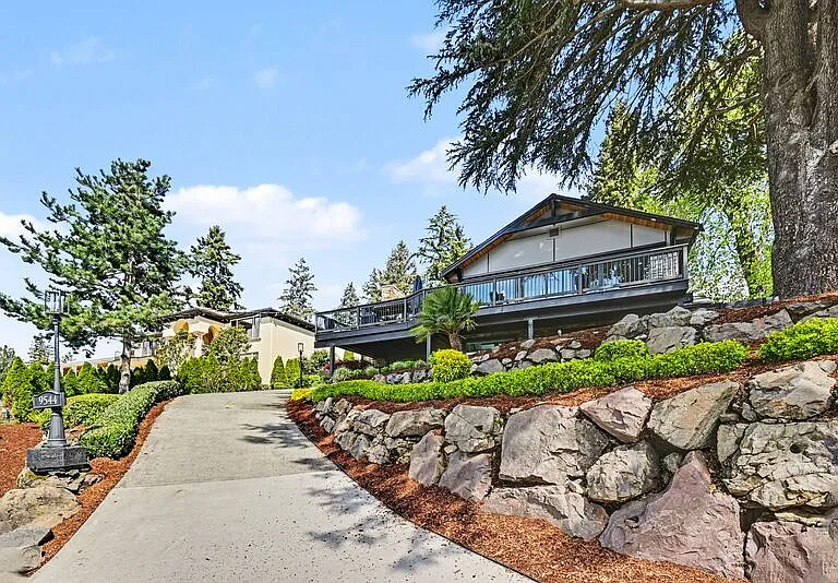 9544 Lake Washington Blvd NE — Photo 3