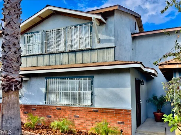 12 Paradise Valley N, Carson, CA 90745