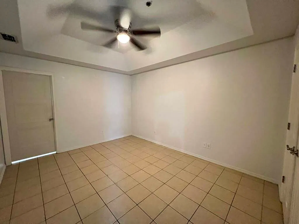 800 Daffodil Avenue — Photo 4