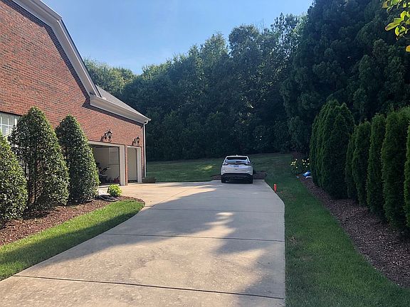 Triple-car garage