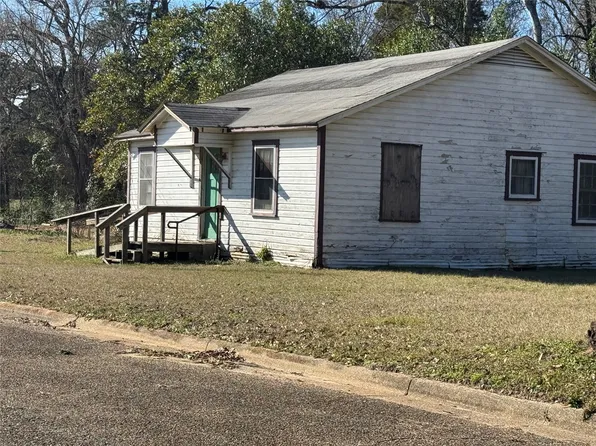 209 Lone Oak Dr, Mineola, TX 75765
