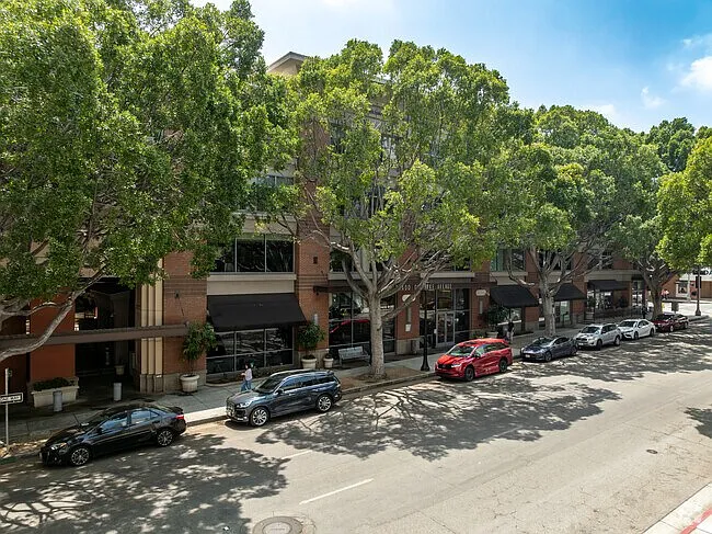 840 Green St #417 — Photo 11