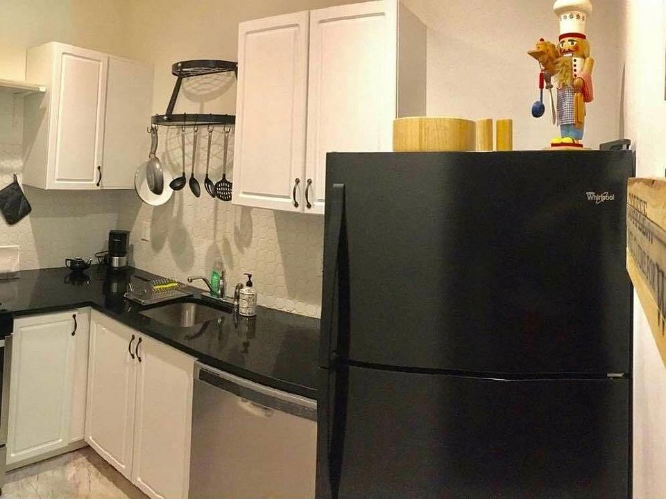 1st image of 59-07 Decatur St #1