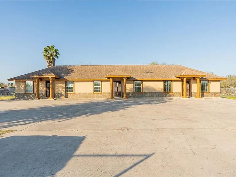 17002 Queen Palm Dr #B — Photo 1