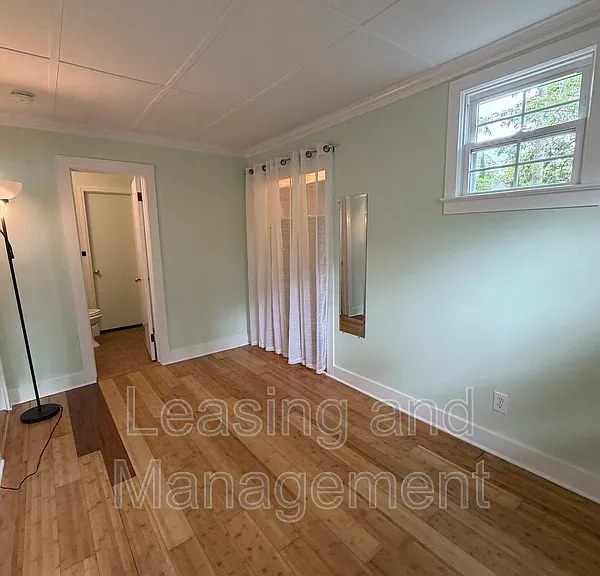 2056 Saint James Dr #COTTAGE — Photo 8