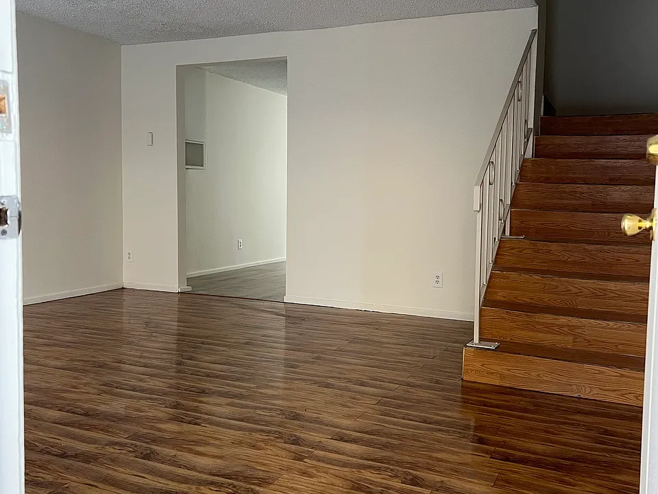 W 142nd St