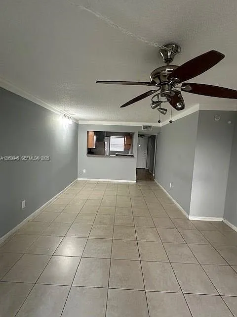 Monterey Two Condo — Photo 3