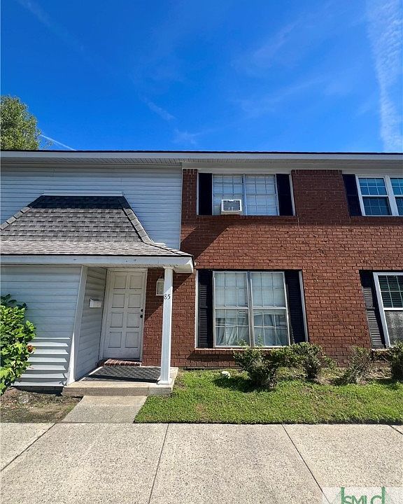 2nd image of 85 Knollwood Ln