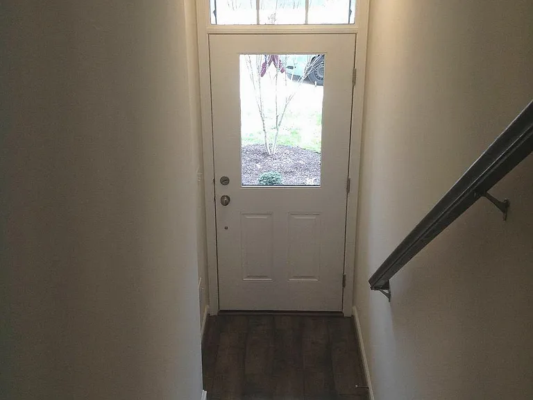 204 Upper Brook Ter — Photo 4