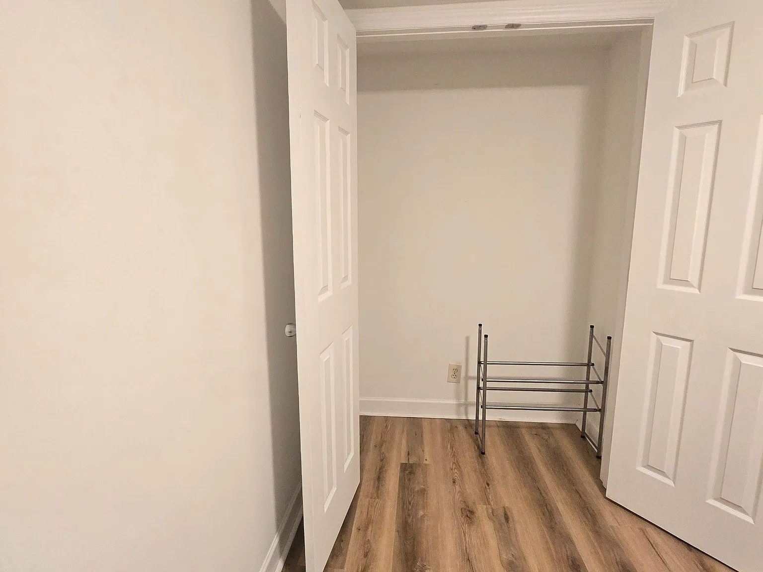 3 bed, 1.0 bath, 1297 sqft, $845 — Photo 2