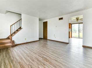 427 Manor Rd APT 2, Delmont, PA