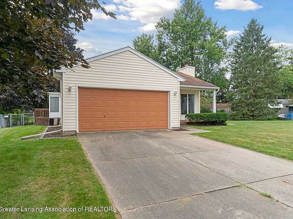 3rd image of 6022 Laporte Dr