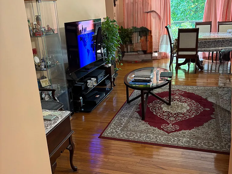 Living Room View From Entrance