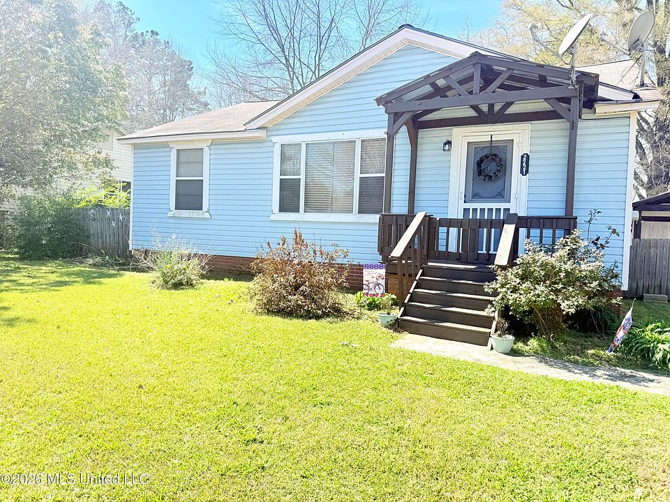 1st image of 2221 Long St