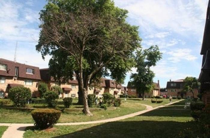 2nd image of 10013 Linda Ln