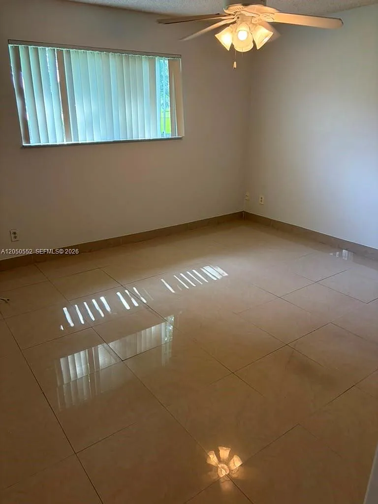 Summer Lake Condo — Photo 4