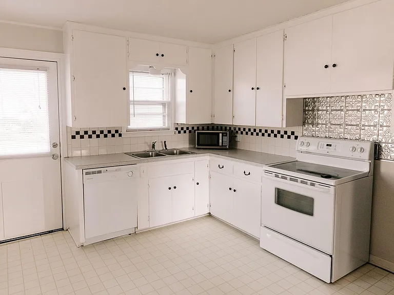 4807 S Detroit Ave — Photo 7