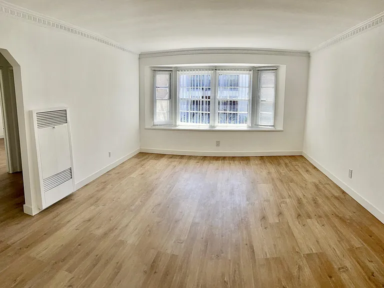 1215 S Fairfax Ave — Photo 27