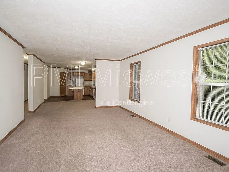 11845 Center St — Photo 6
