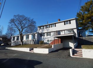 9 Dark Ln, Peabody, MA 01960