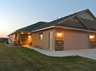 215 Ottawa Ave SE, Hutchinson, MN 55350