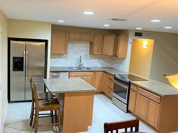 4th image of 4116 E Sharon Dr