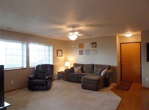 2nd image of 409 James Blvd #1