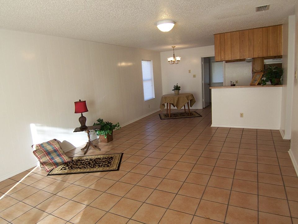 1st image of 16079 Shoshone Dr