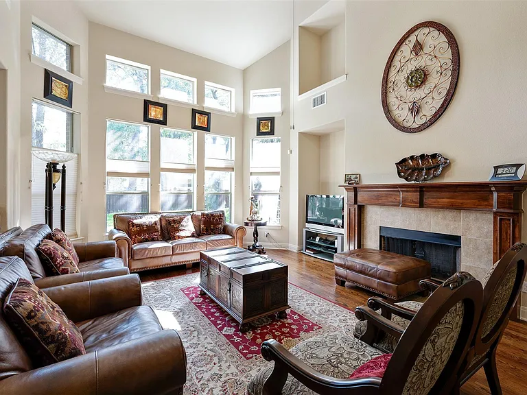 3808 Avery Woods Ln — Photo 5