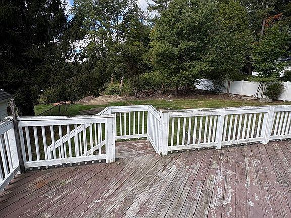3rd image of 18 Pope Rd