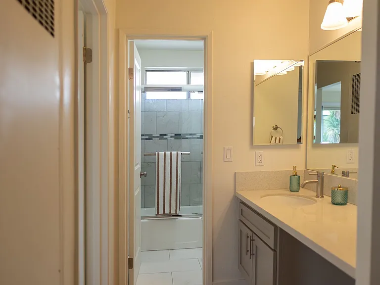 Tustin Palms Apartment Homes — Photo 15