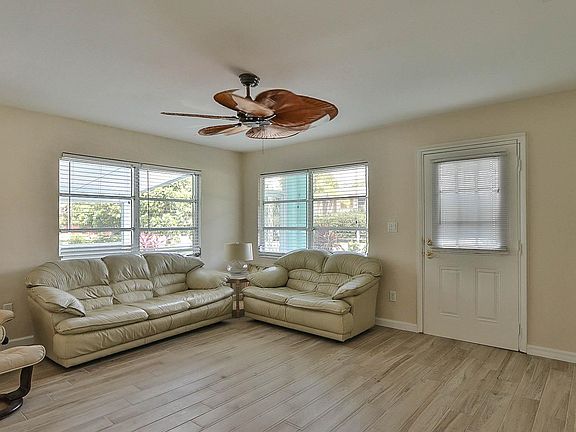 3rd image of 27820 Michigan St #822